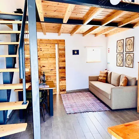 Holiday home Casinha Azul Near Meco Sesimbra